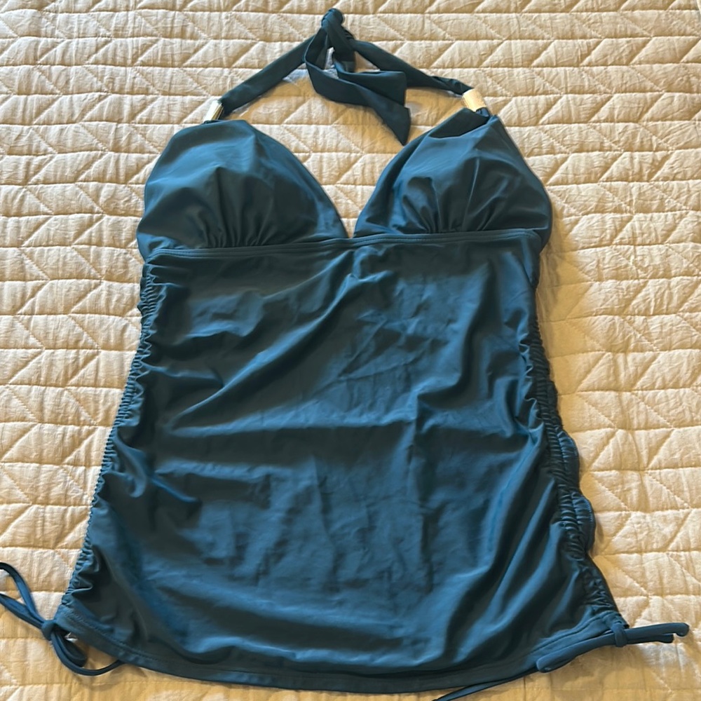 NWOT Halter style Tankini top. Green Size L